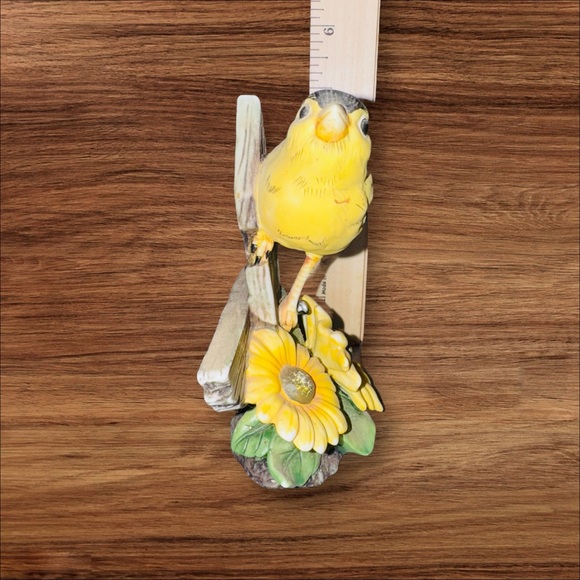 Vintage Porcelain Goldfinch Yellow Warbler Bird Figurine - Picture 2 of 5